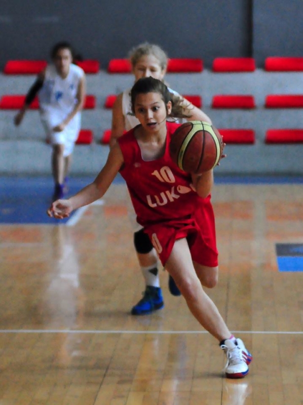 Галерия от мача Левски - Нефтохимик 2010 при момичетата (12)